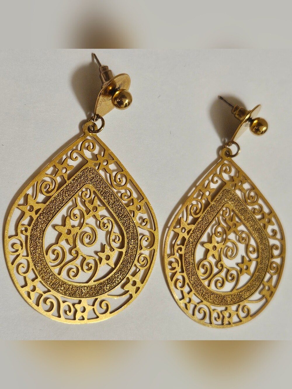 STEEL TIME STAINLESS STEEL 2 IN 1 POST GOLD TONE TEARDROP ETCHED HOOP EARRINGS
